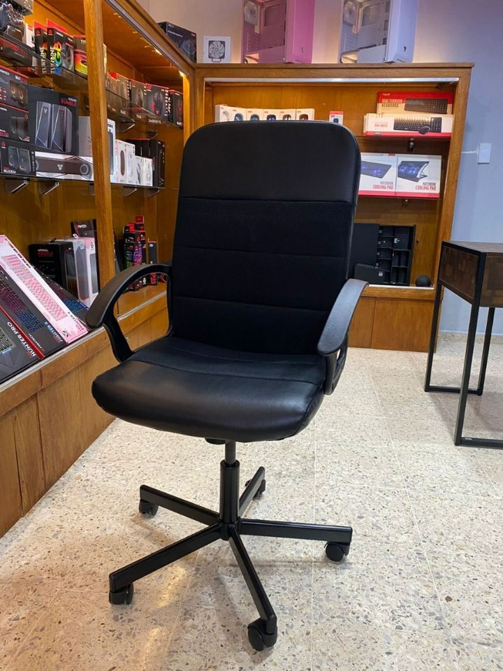 Sillón ejecutivo negro reclínable  Foto 7184446-1.jpg