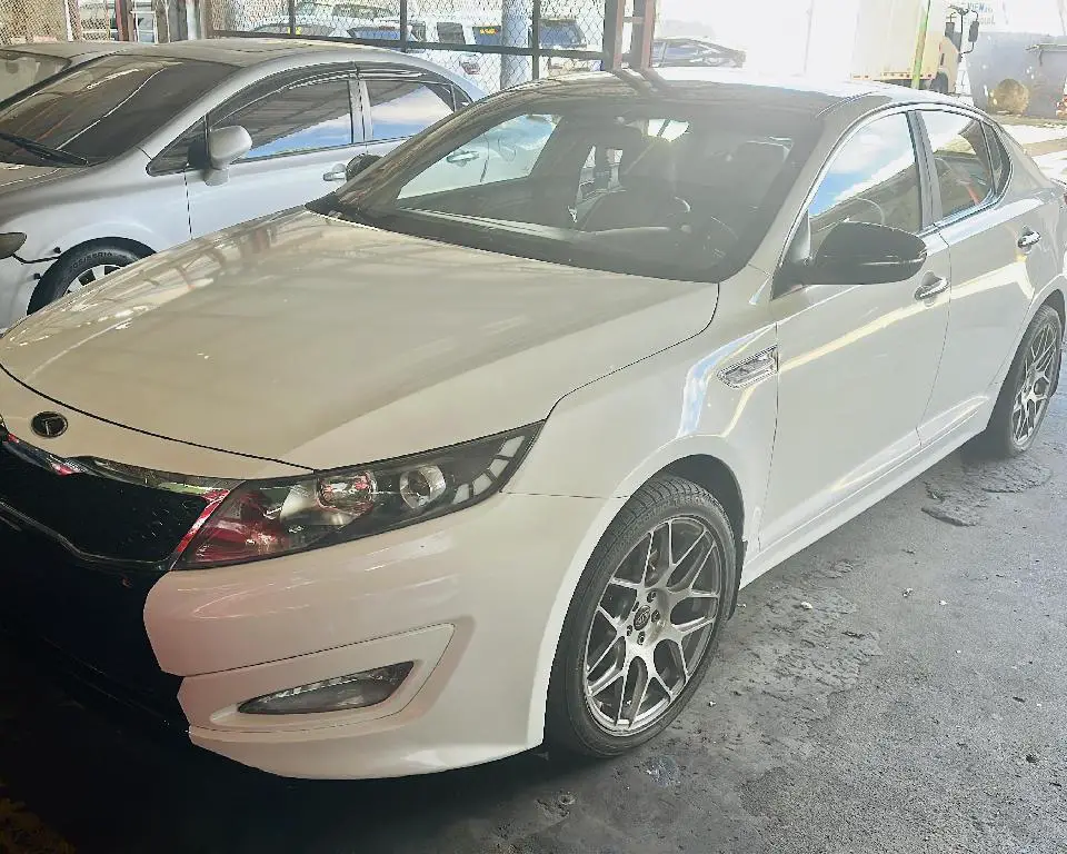 Kia K5 2011 Foto 7185679-1.jpg