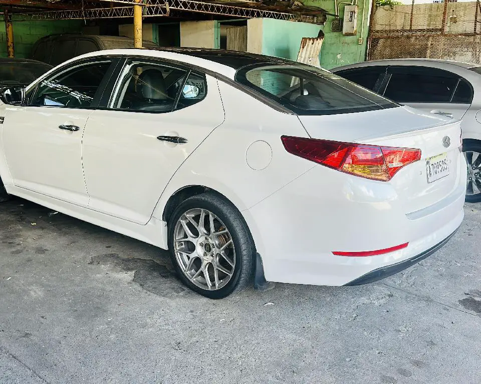 Kia K5 2011 Foto 7185679-3.jpg