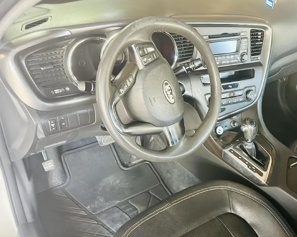 Kia K5 2011 Foto 7185679-4.jpg