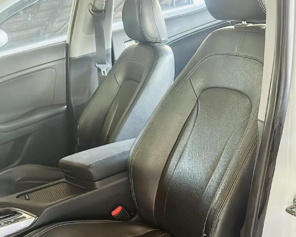 Kia K5 2011 Foto 7185679-5.jpg