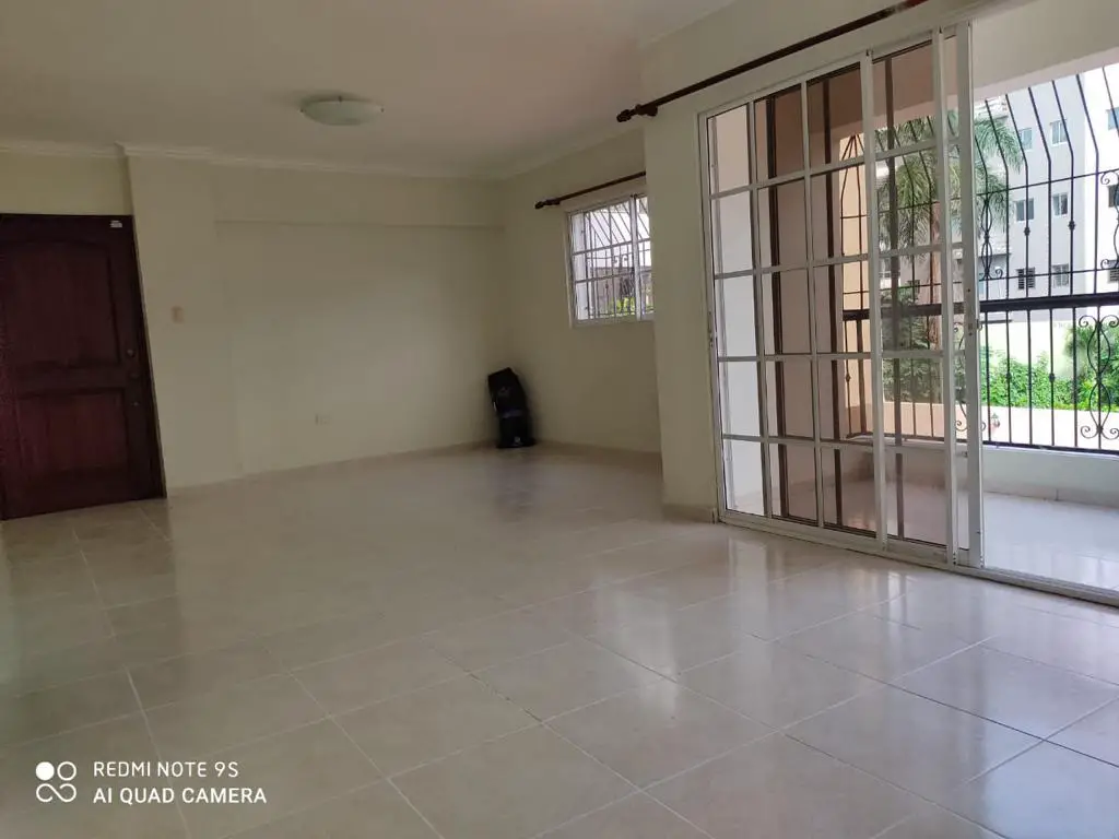 De oportunidad en alquiler amplio apartamento ubicado en el  Foto 7188011-2.jpg