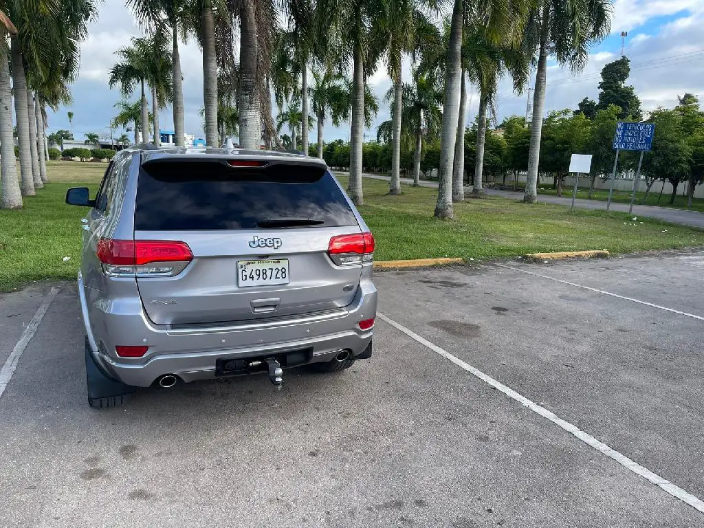 JEEP GRAND CHEROKEE OVERLAND 2015 4X4  en La Altagracia Foto 7202367-8.jpg