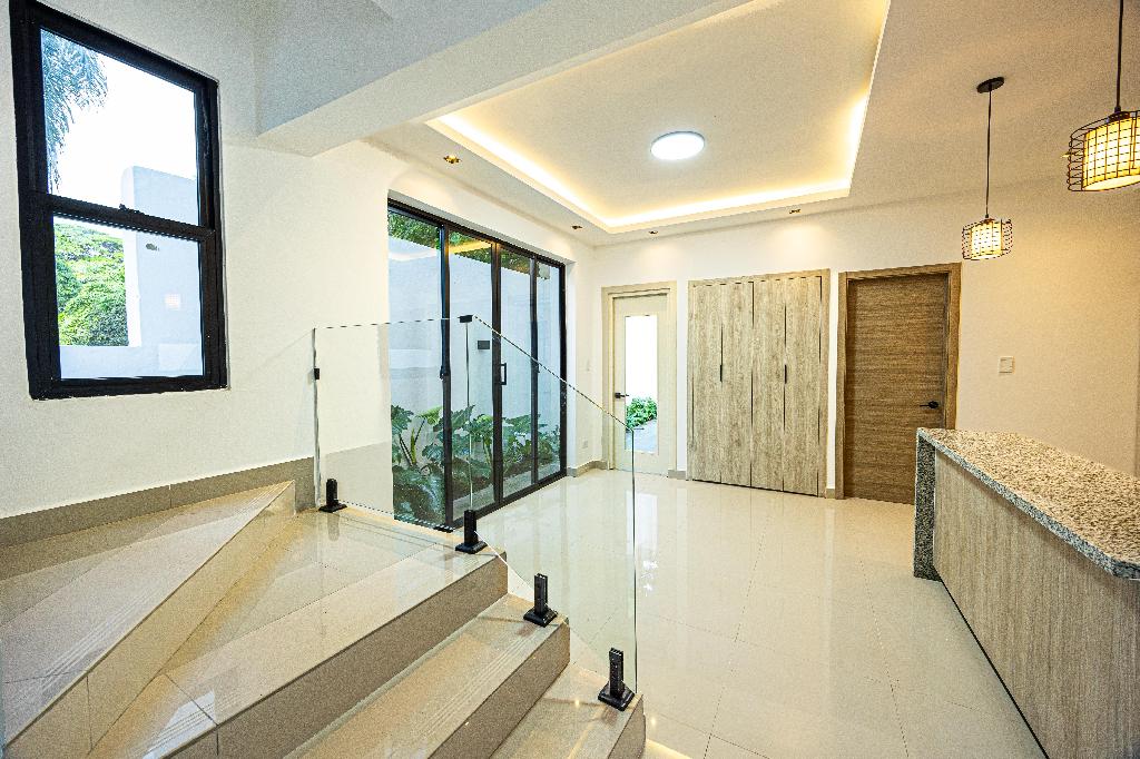 Ventas de casas residencial los hidalgos KM 14 Autopista Duarte. Foto 7203431-12.jpg