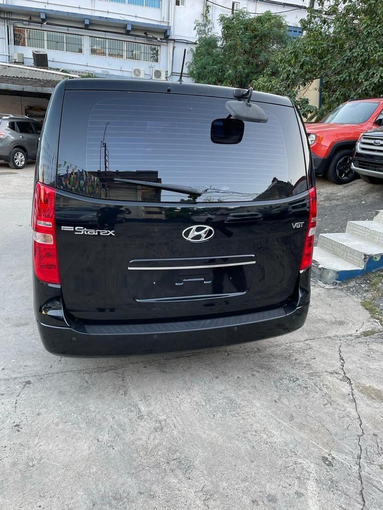 HYUNDAI STAREX VCX 2018  en Santo Domingo DN Foto 7203716-3.jpg