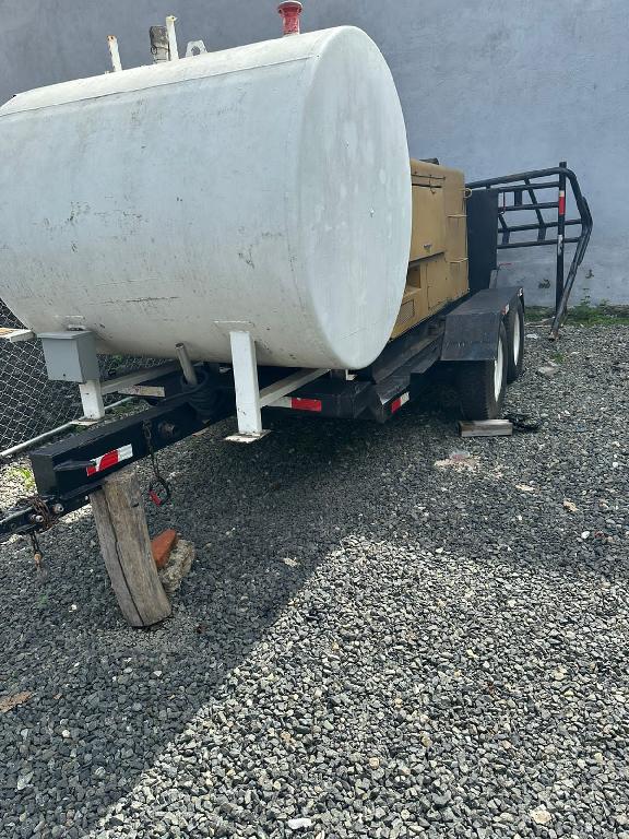 Planta Denyo con trailer transfer y tanque de combustible. Foto 7205559-3.jpg