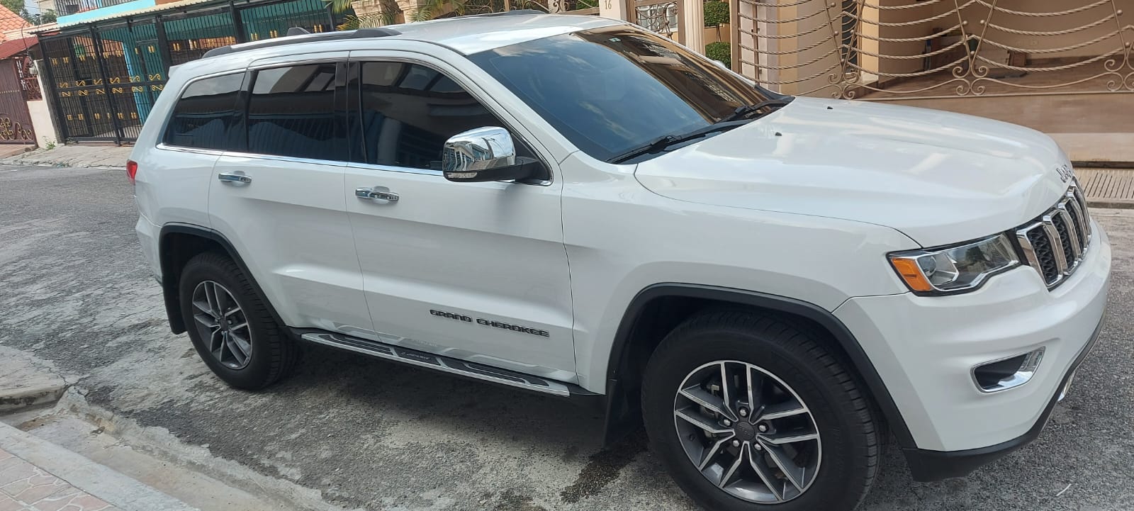 JEEP GRAND CHEROKEE LIMITED 2019 Foto 7209545-2.jpg