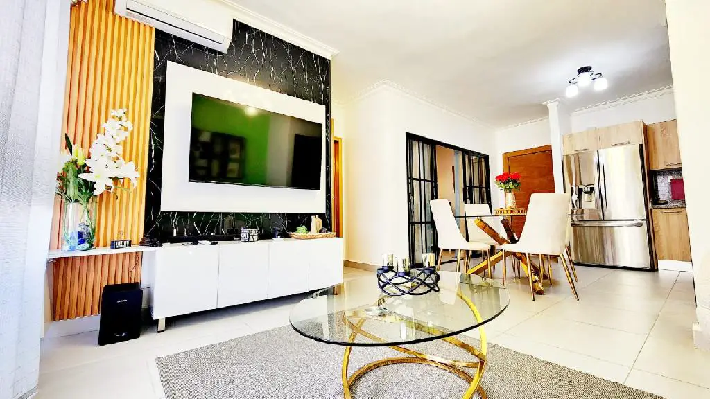 Apartamento en Alquiler en Evaristo Morales US1300 Foto 7211886-1.jpg