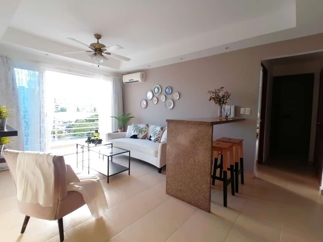 APARTAMENTO AMUEBLADO EN ALQUILER  GAZCUE Foto 7212948-4.jpg