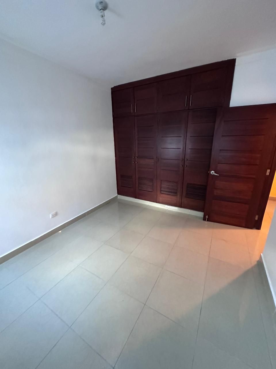 Mirador Norte  Alquilo apartamento completamente vacio Foto 7213616-1.jpg