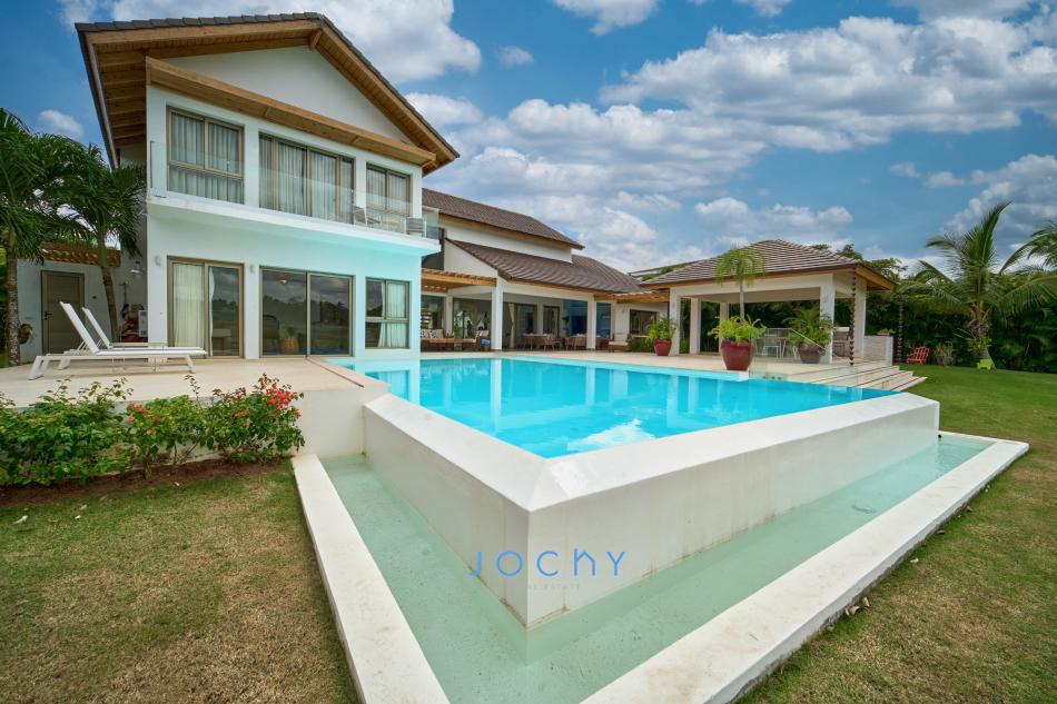 Jochy Real Estate vende villa en Casa de Campo La Romana R.D Foto 7223435-10.jpg