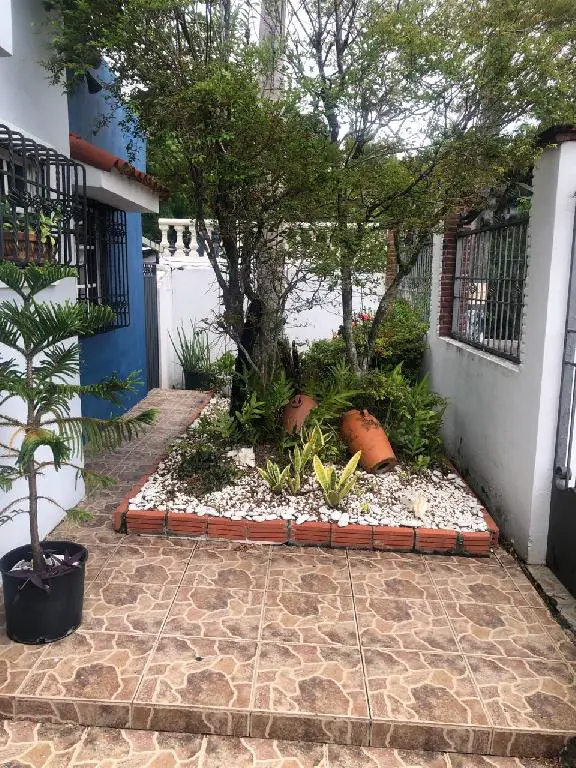 casa AMUEBLADA en el Res. Carmen María de  LA REPUBLICA DE COLOMBIA 3  Foto 7226638-8.jpg