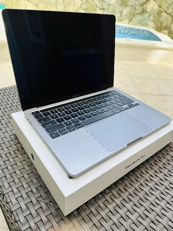 Mac Book Pro M1 2020 Foto 7228134-2.jpg
