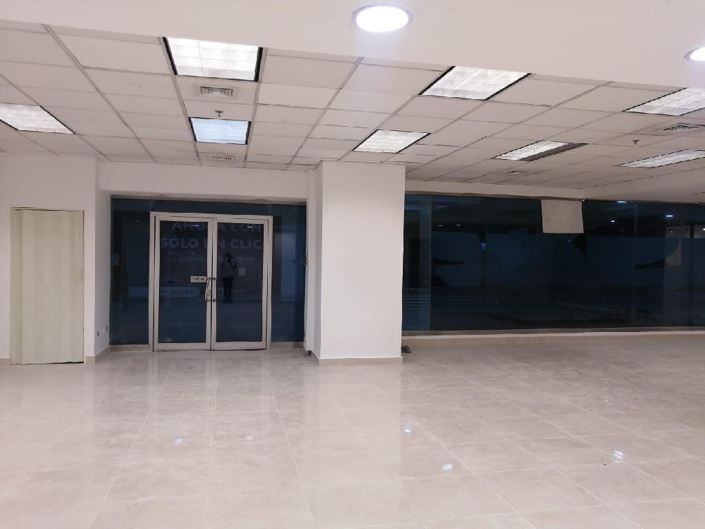 Locales Comerciales en Primer Nivel en Malecón Center Foto 7228637-d2.jpg