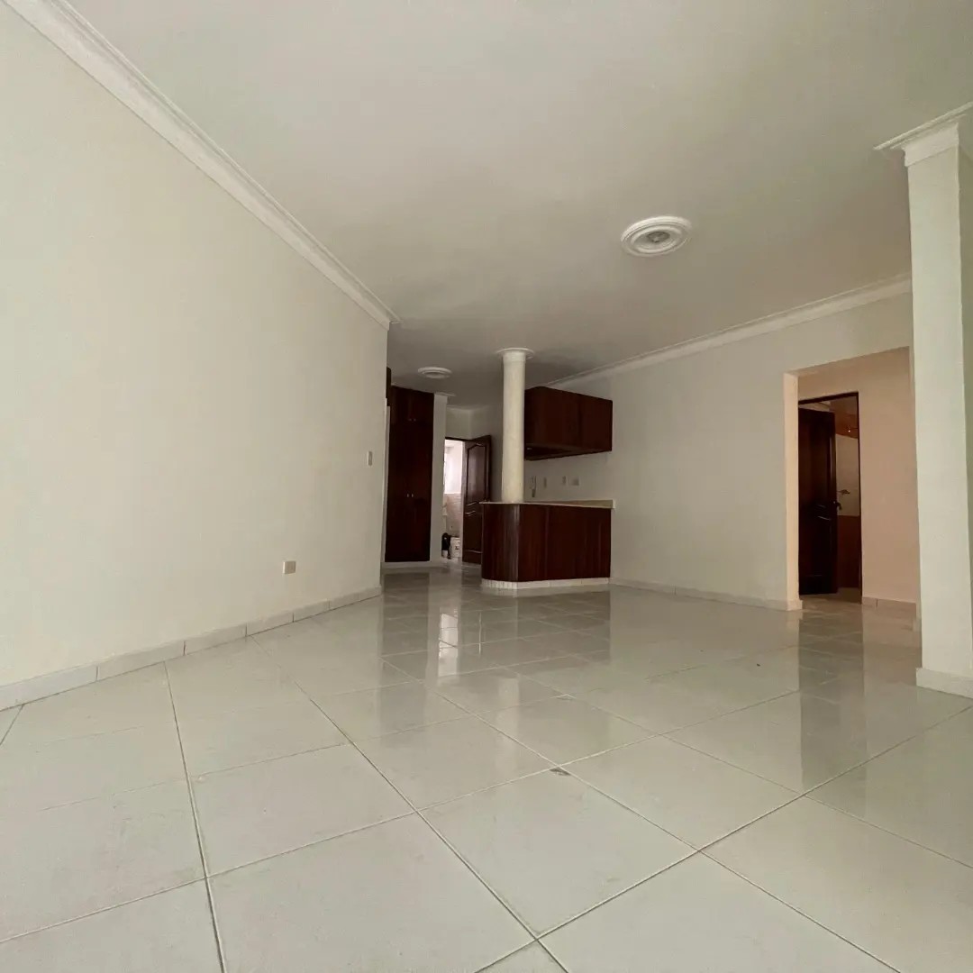 Alquilo amplio apartamento en Ensanche Paraíso 1er nivel  Foto 7230091-4.jpg