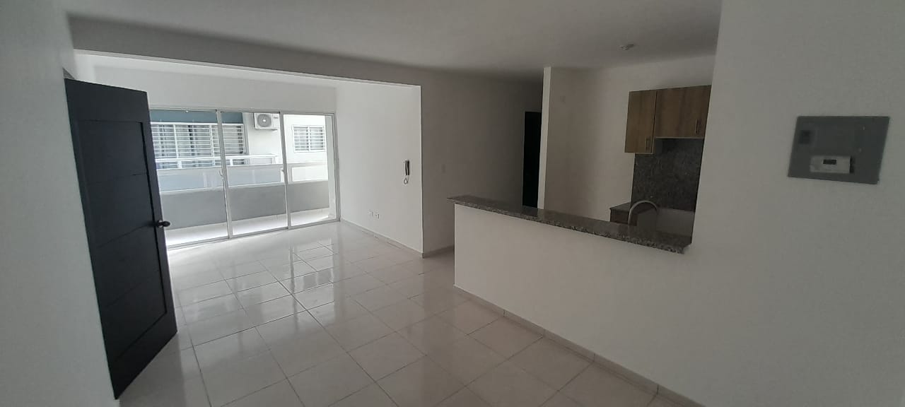 Apartamento en La Romana de tres habitaciones Foto 7230864-3.jpg