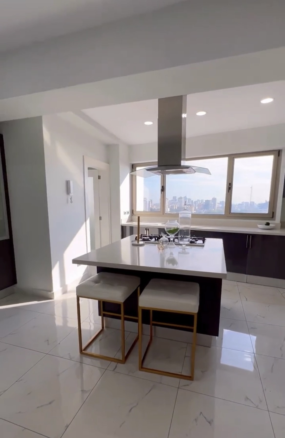3 HABITACIONES AMUEBLADO CON VISTA AL MAR Foto 7235827-R1.jpg