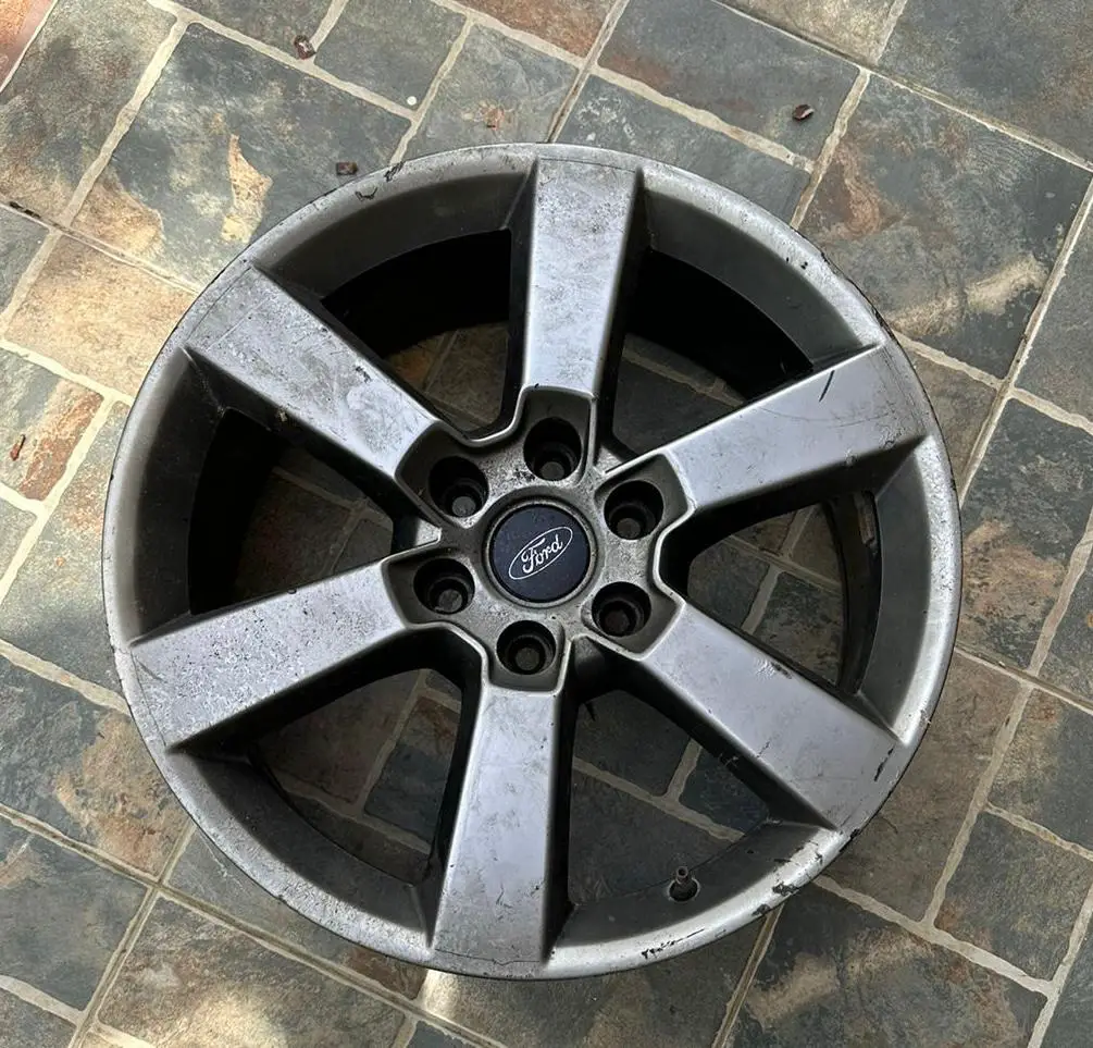 Vendo juego de aros 20 con gomas 275/65/R20 Foto 7236037-2.jpg