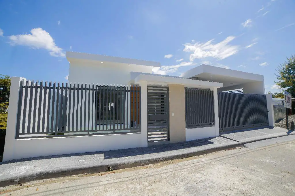 Casa de venta Calle 9 Residencial Don Persio III La Vega RD. Foto 7237426-5.jpg