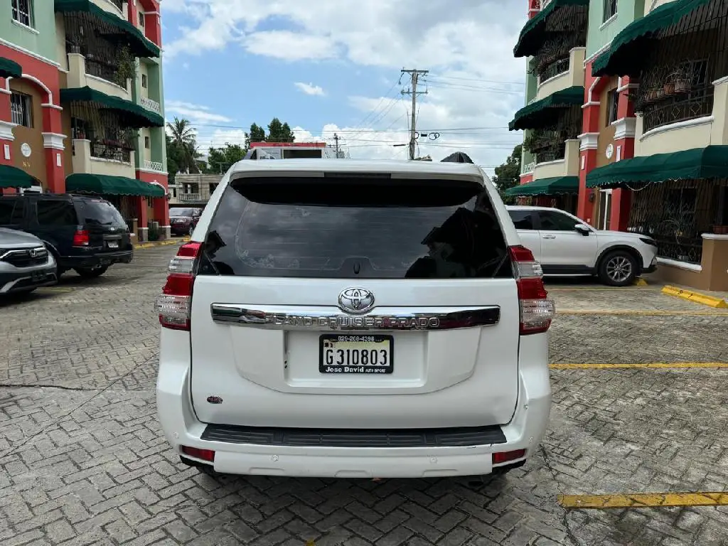 Toyota Land Cruiser Prado 2014 en Santo Domingo Este Foto 7238996-3.jpg