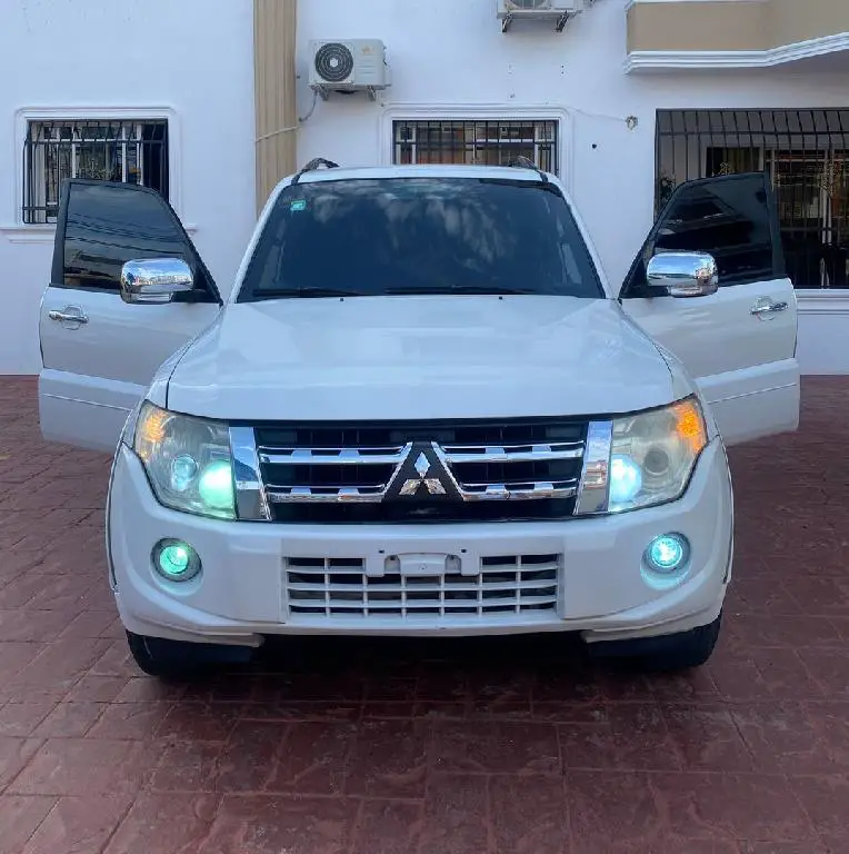  2012 Mitsubishi Montero. DIESEL. SE VENDE DE OPORTUNIDAD!!! Foto 7239510-1.jpg
