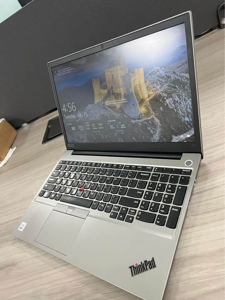 Lenovo Thinkpad E15  Foto 7239640-6.jpg