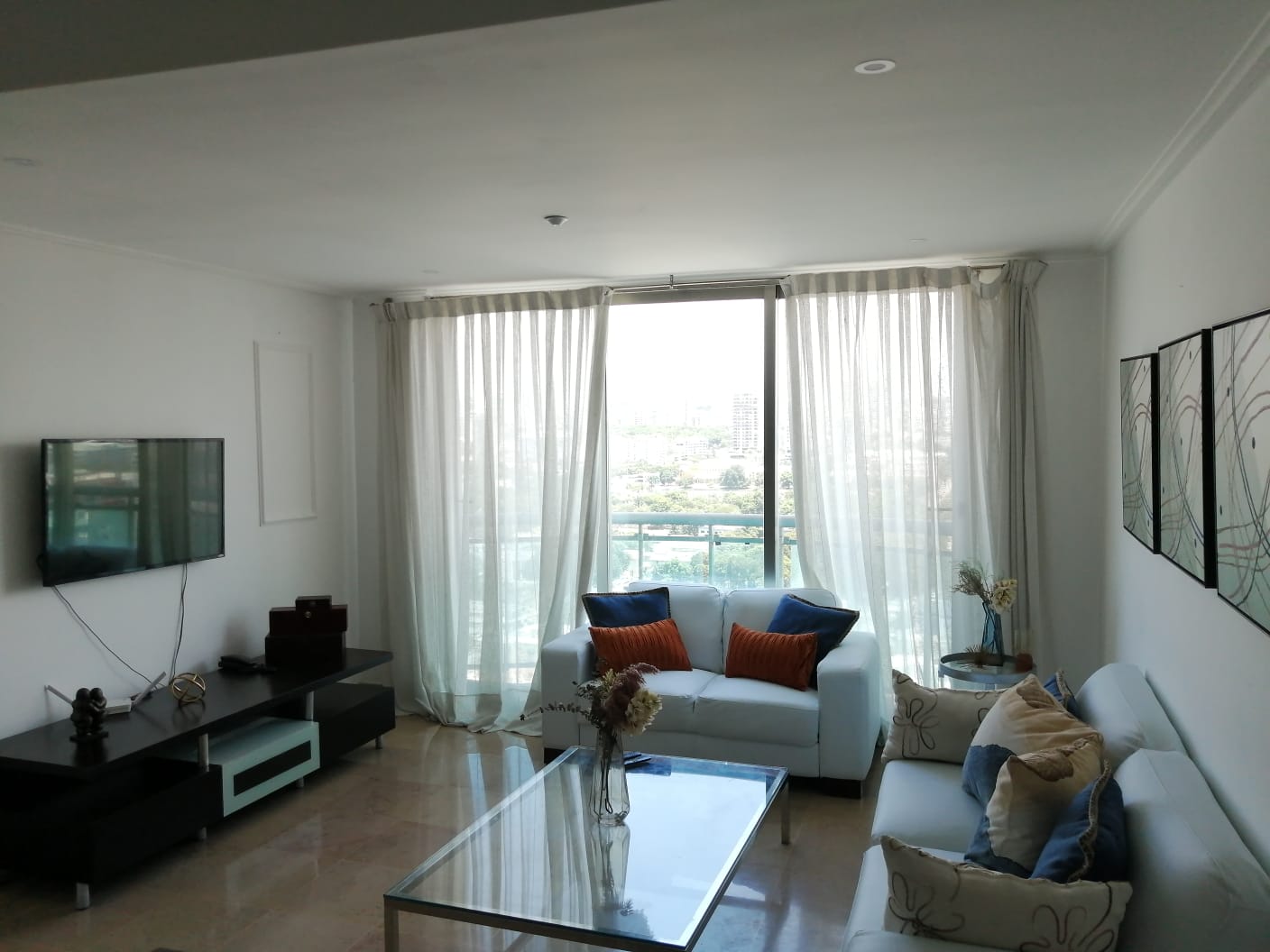 Amplio Apartamento Amueblado En Malecón Center De 2 Habitaciones.  Foto 7240313-w1.jpg