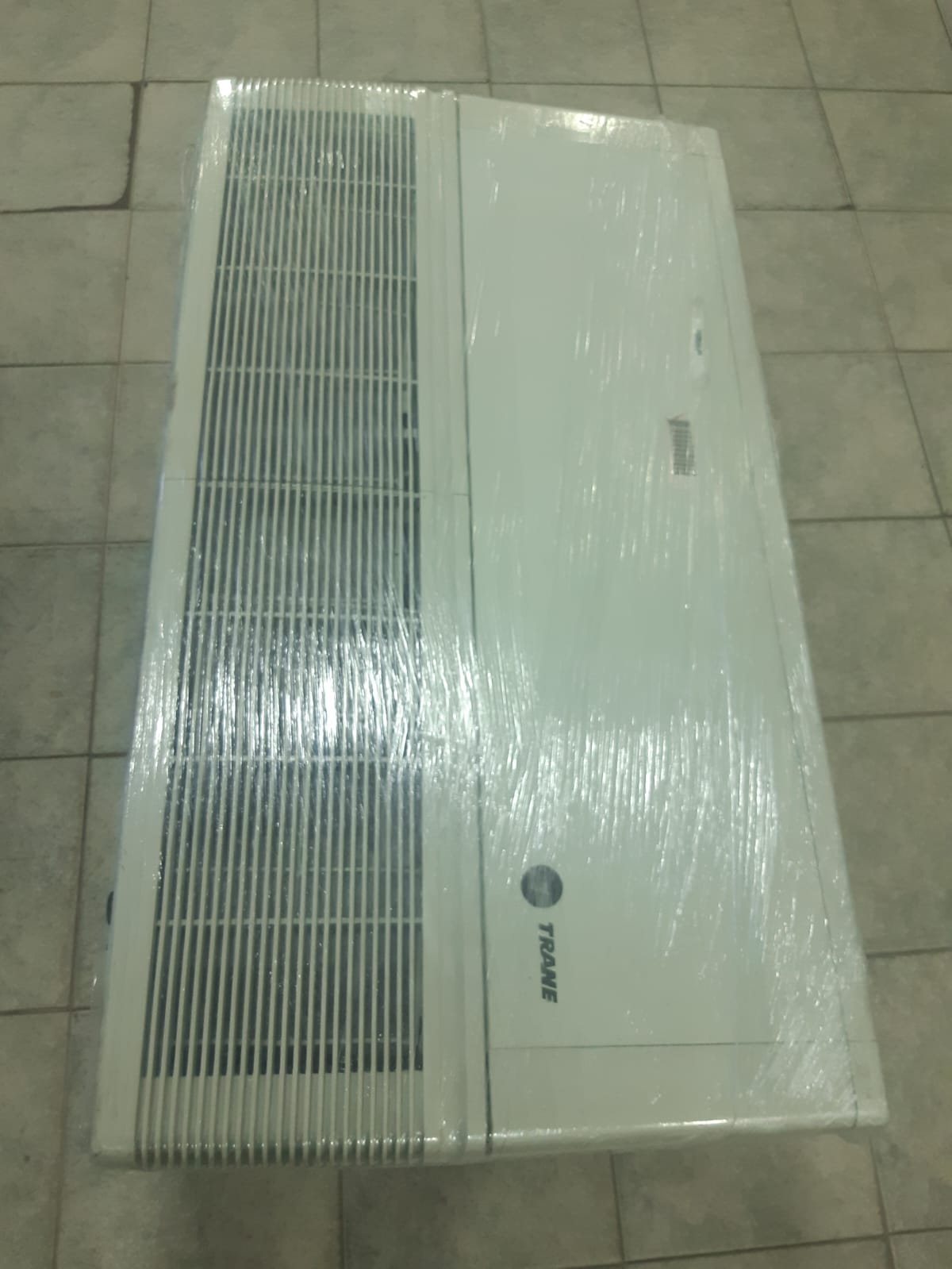 Aire acondicionado Piso Techo de 60000 BTU Convencional Foto 7244098-5.jpg