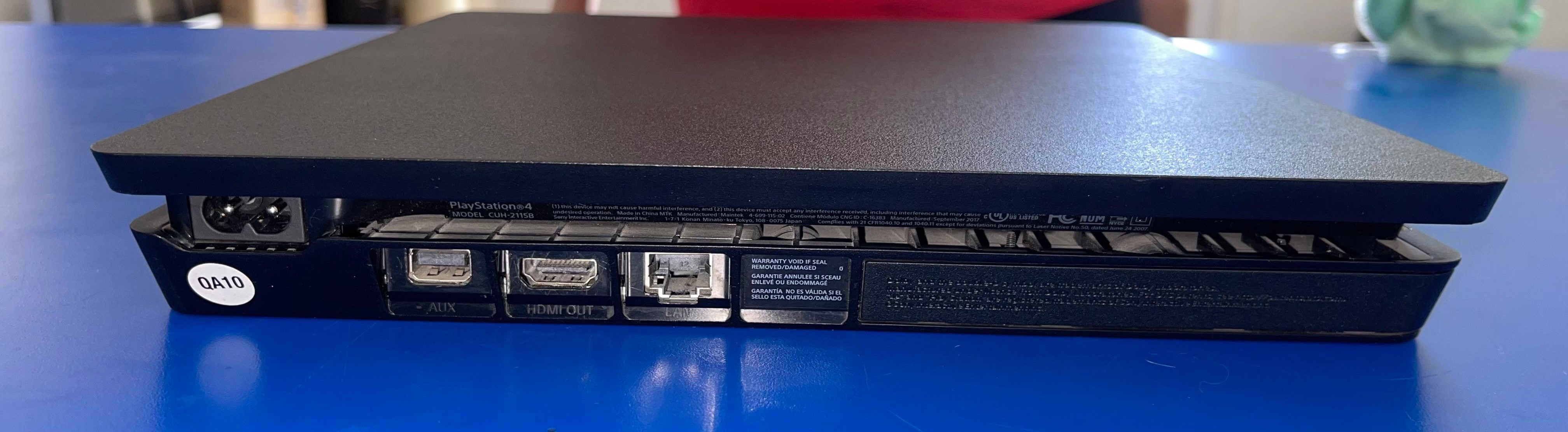 Playstation 4 Slim 1tb  Con sus cables y control Foto 7245603-8.jpg