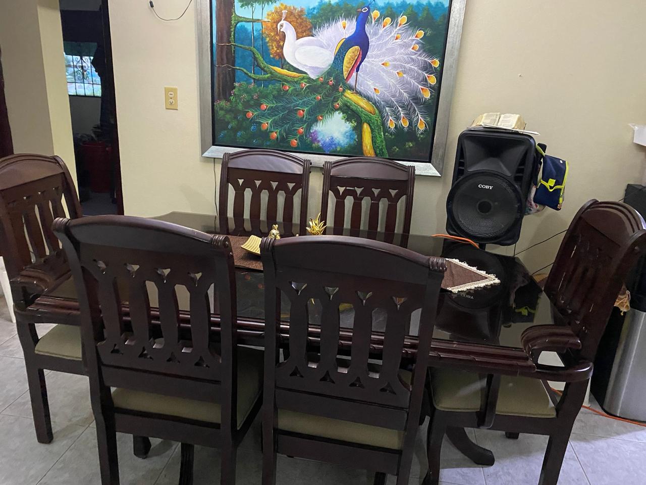 Vendo Juego de Sala en Caoba con mesa de centro y mesa lateral Foto 7249159-1.jpg