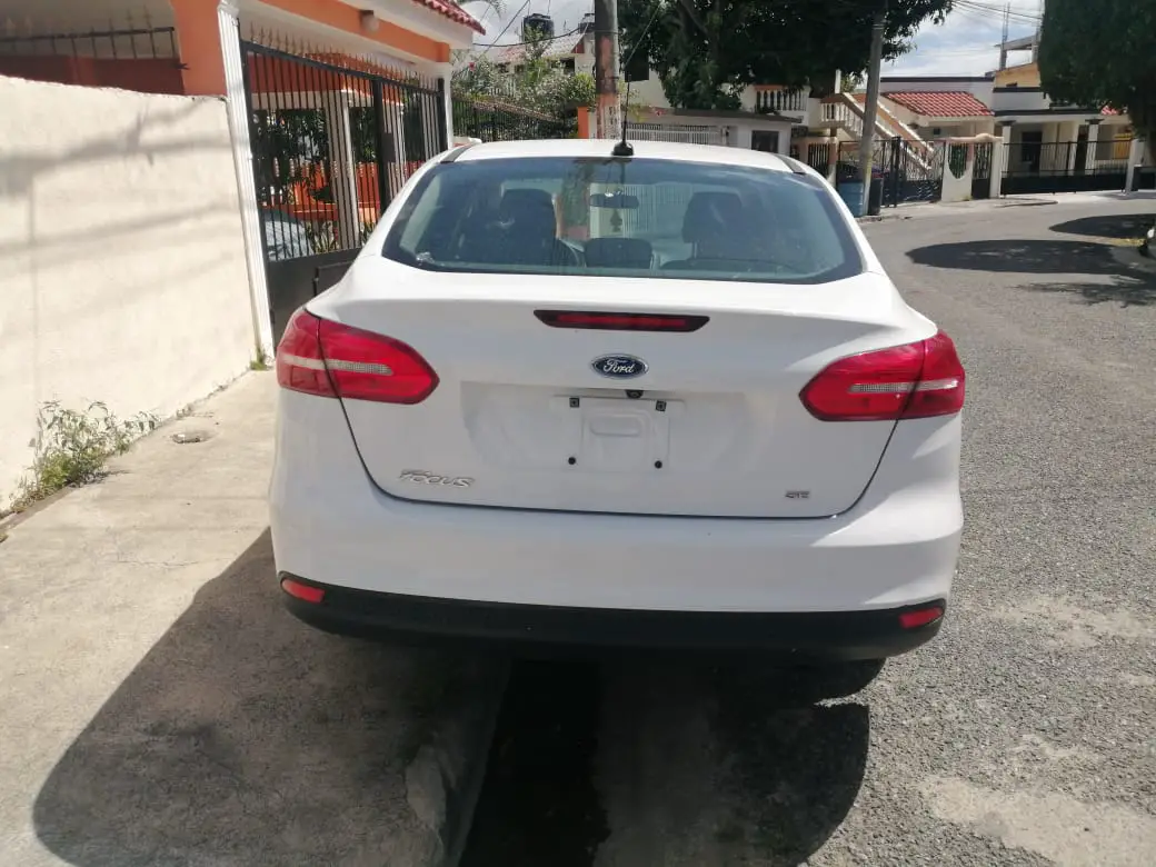 FORD FOCUS SE 2018 Recién Importado Como nuevoClean Carfax Foto 7249462-5.jpg