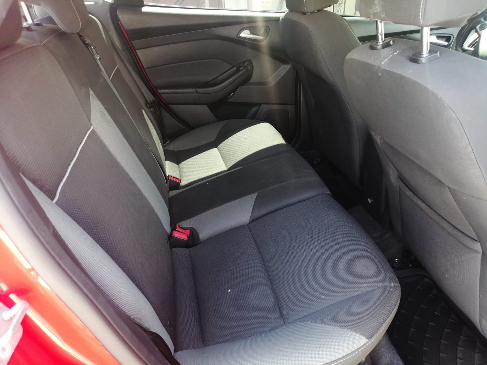 FORD FOCUS SE 2012 HATCHBACK Excelentes Condiciones Clean  Foto 7249471-9.jpg