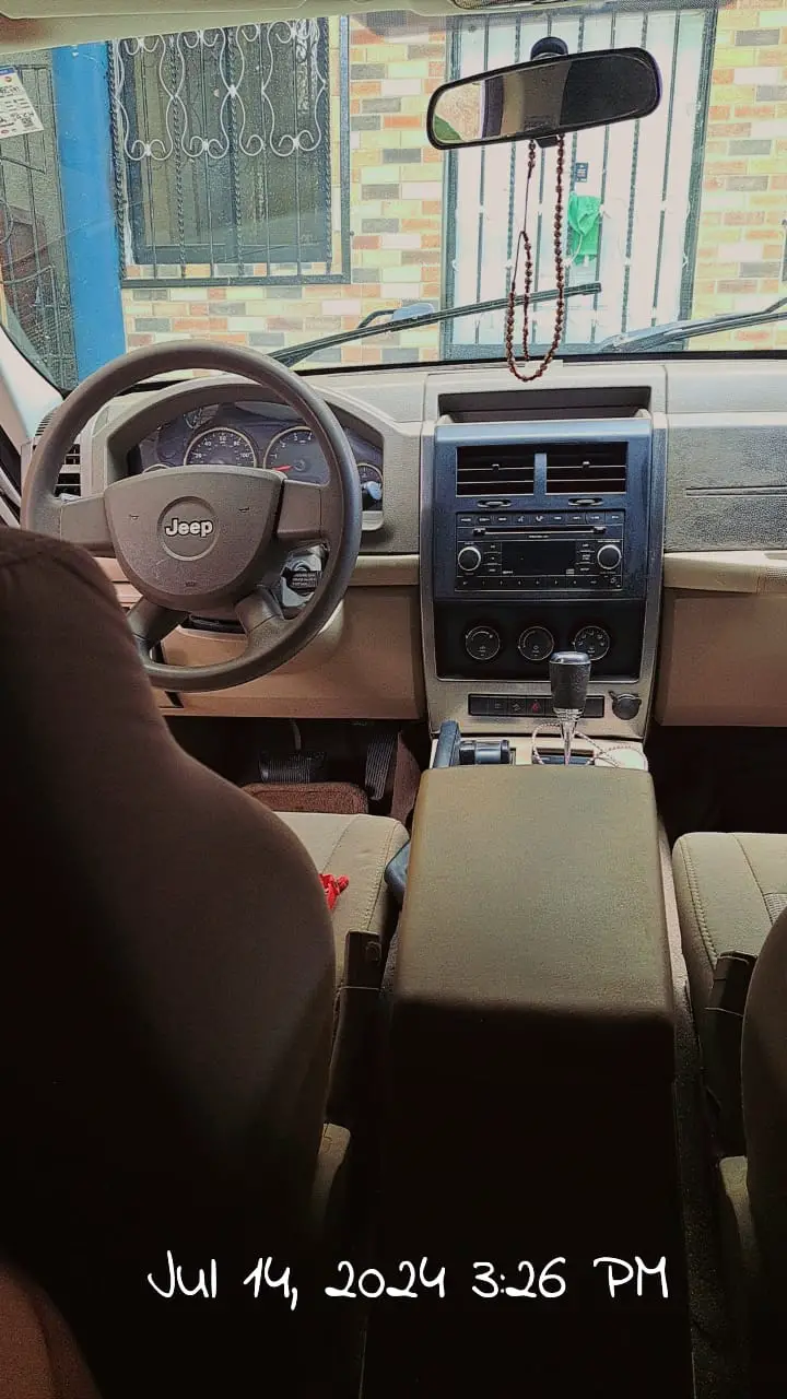 Vendo Jeep Liberty 2009  Foto 7251020-7.jpg