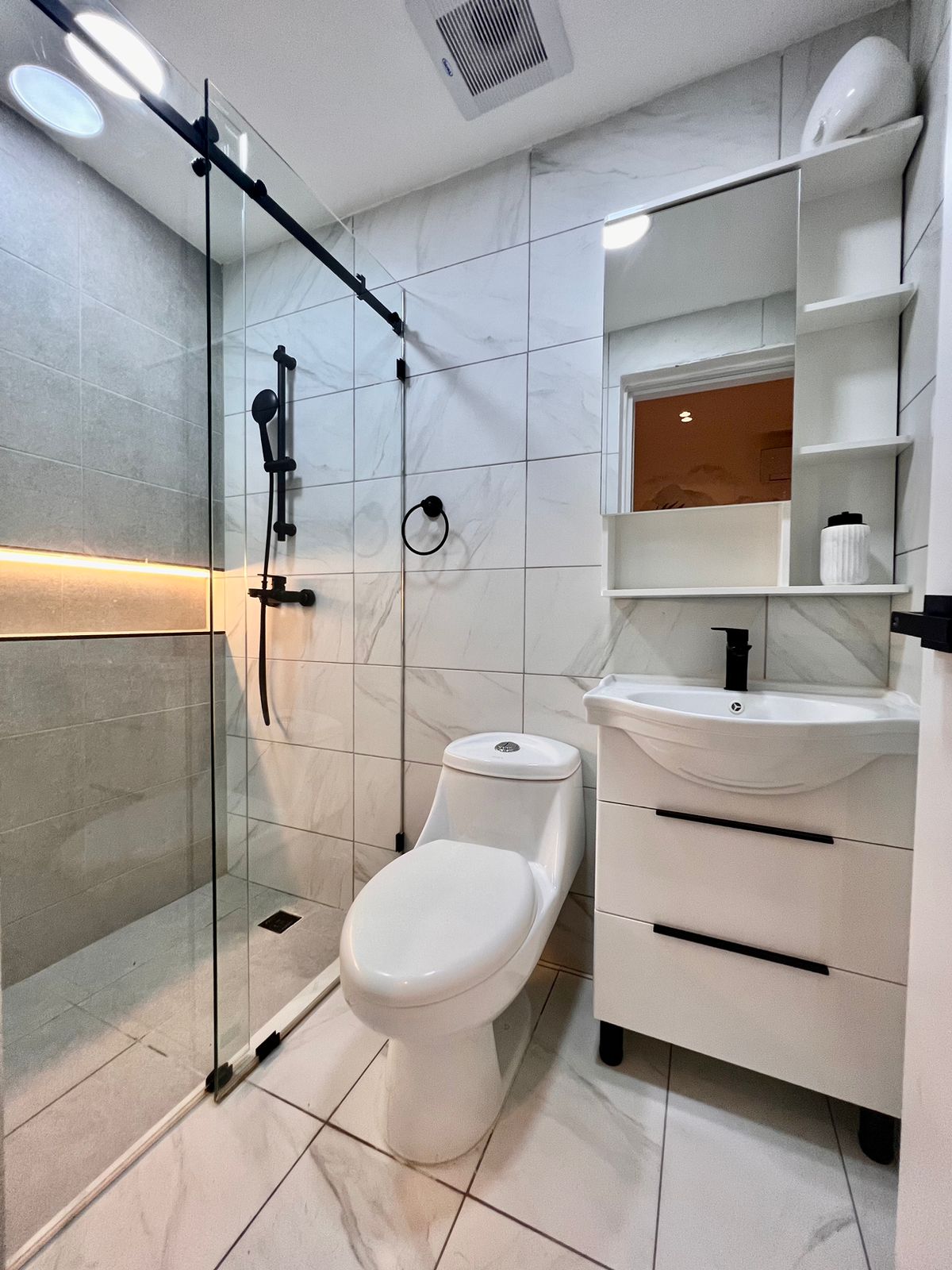 Apartamento de dos habitaciones 120 m2 en Mirador Norte Foto 7253253-5.jpg