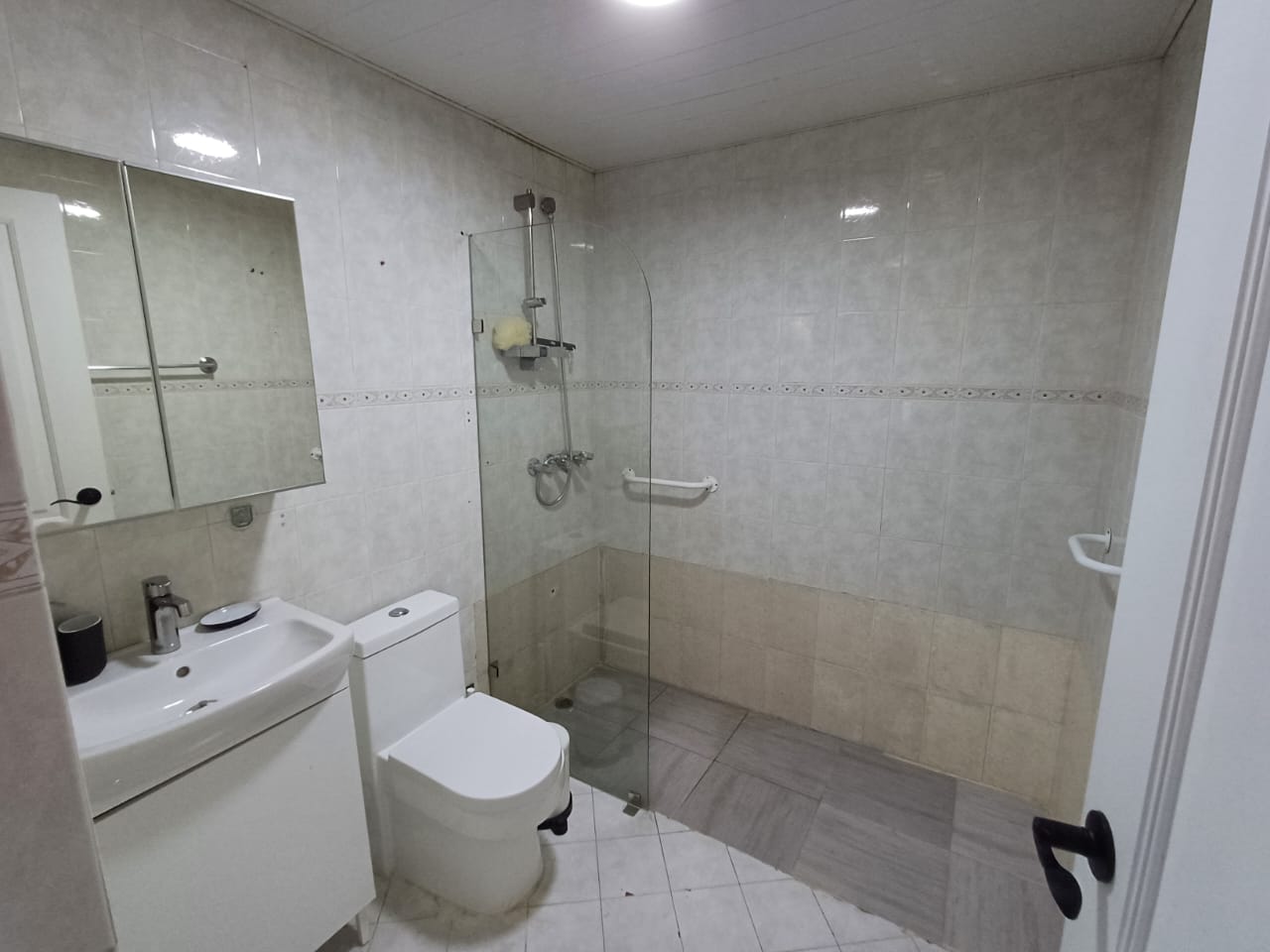 Apartamento en venta en clásico remodelado Piantini Foto 7253888-12.jpg