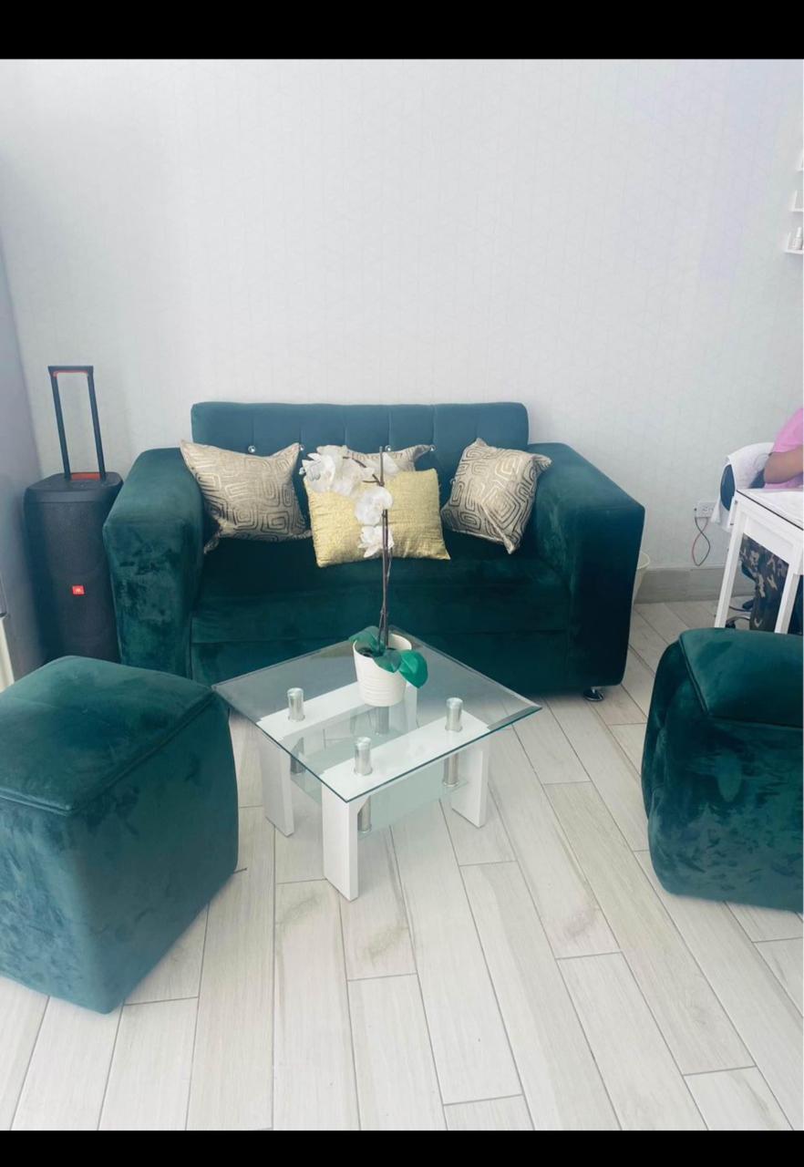 Vendo Punto Comercial Salón de Belleza Amueblado en la Av. Venezuela S Foto 7256612-5.jpg