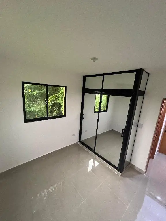 VENTA DE UNA ESPLENDIDA CASA EN RESIDENCIAL EN PRECIO FAVORABLE EN RD. Foto 7257341-8.jpg