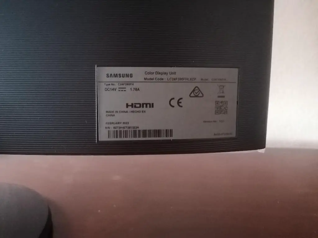 Monitor Samsung de 24 Curvo LED Foto 7259228-5.jpg