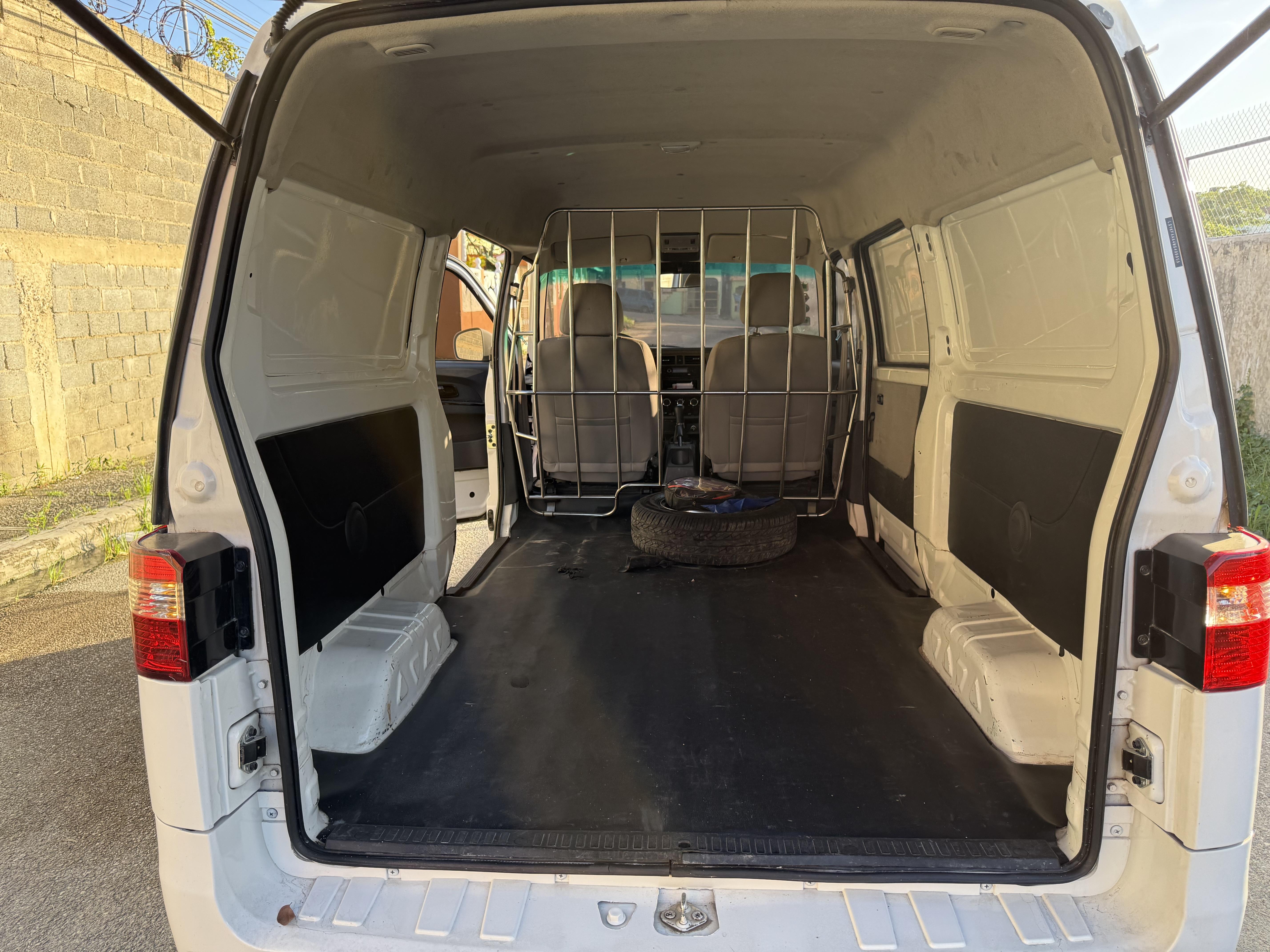 FURGONETA SHINERAY X30 S CARGO VAN Foto 7260421-10.jpg