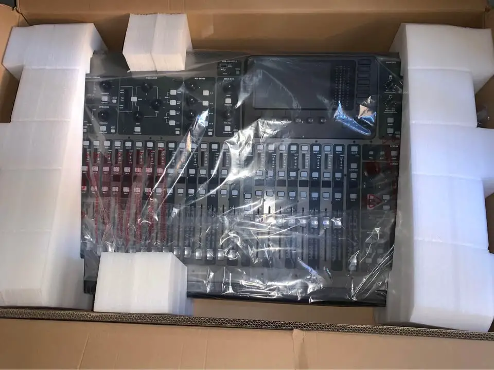 Behringer X32 Full Foto 7261366-3.jpg