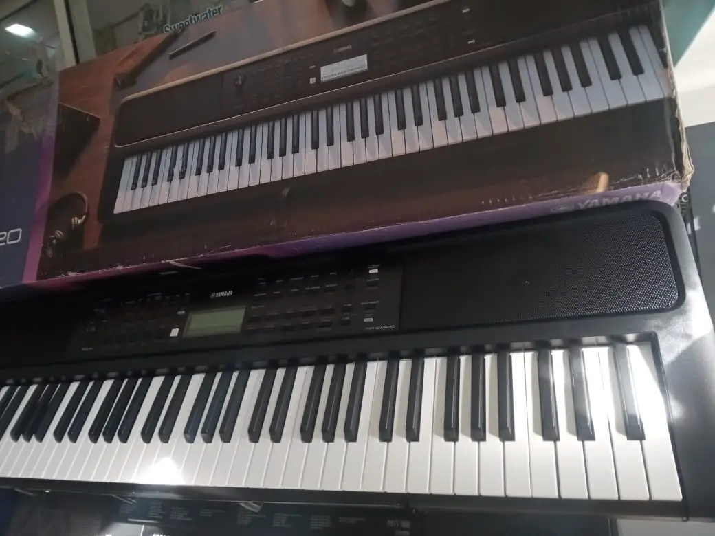 Piano Yamaha PSR EW320 /76 TECLAS Foto 7261790-3.jpg