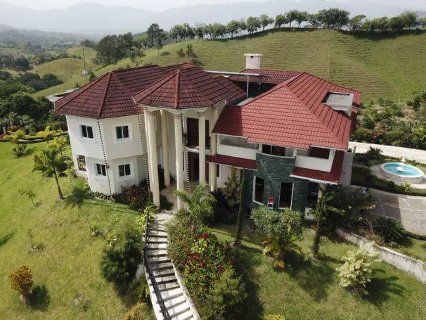 Lujosa y exuberante cabaña con 20233.78 Mts2 de terreno en Jarabacoa.  Foto 7266103-8.jpg