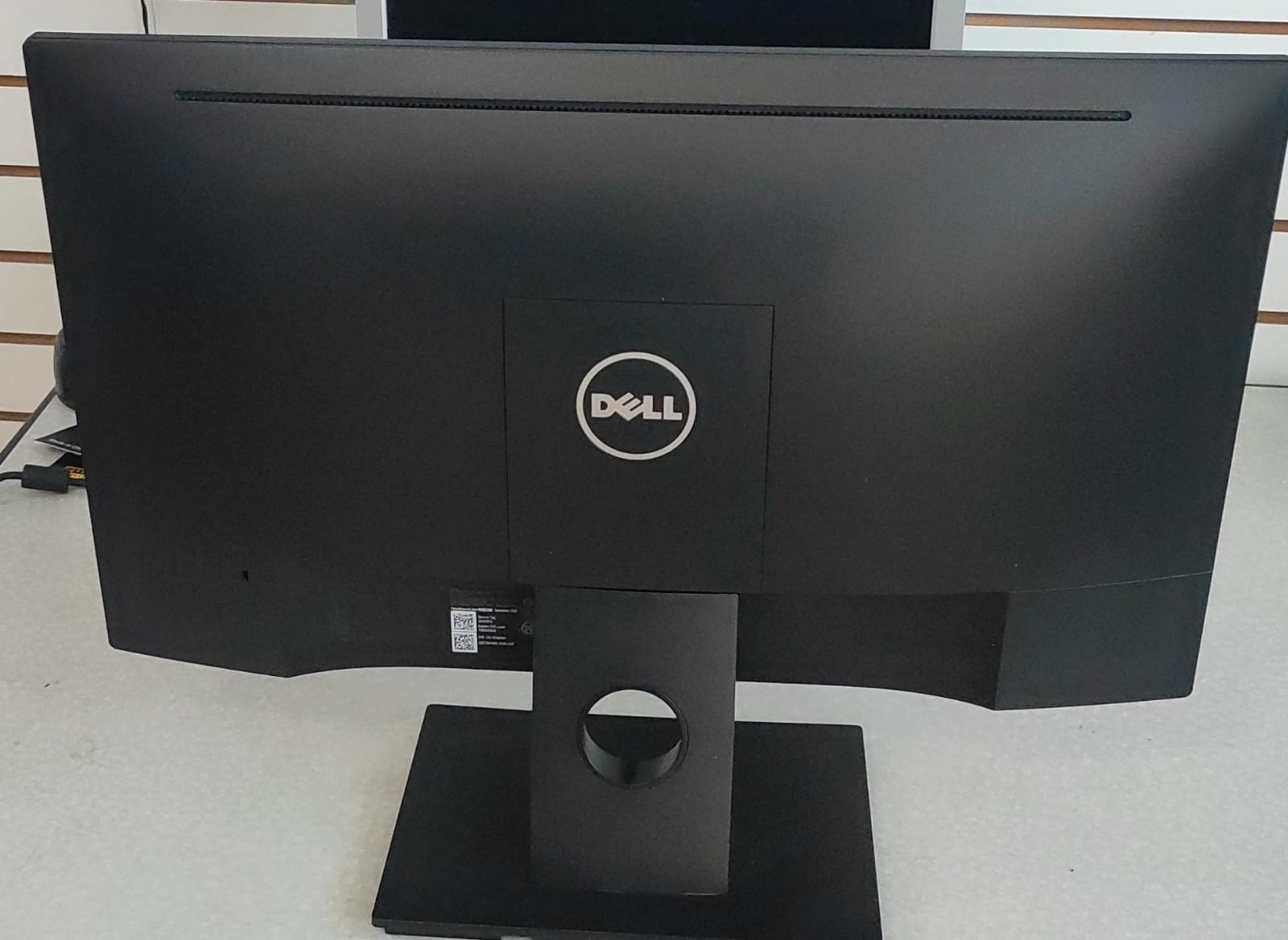 MONITOR DELL LED-24 PULGADAS DISPLAY FULL HD 1080X1920P Foto 7269079-9.jpg