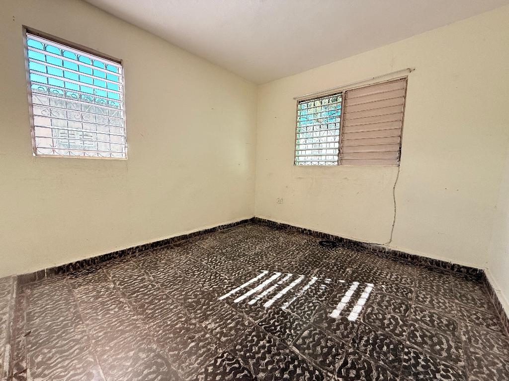 VENDO CASA A REMODELAR EN JUAN PABLO DUARTE STO DGO ESTE Foto 7270152-1.jpg
