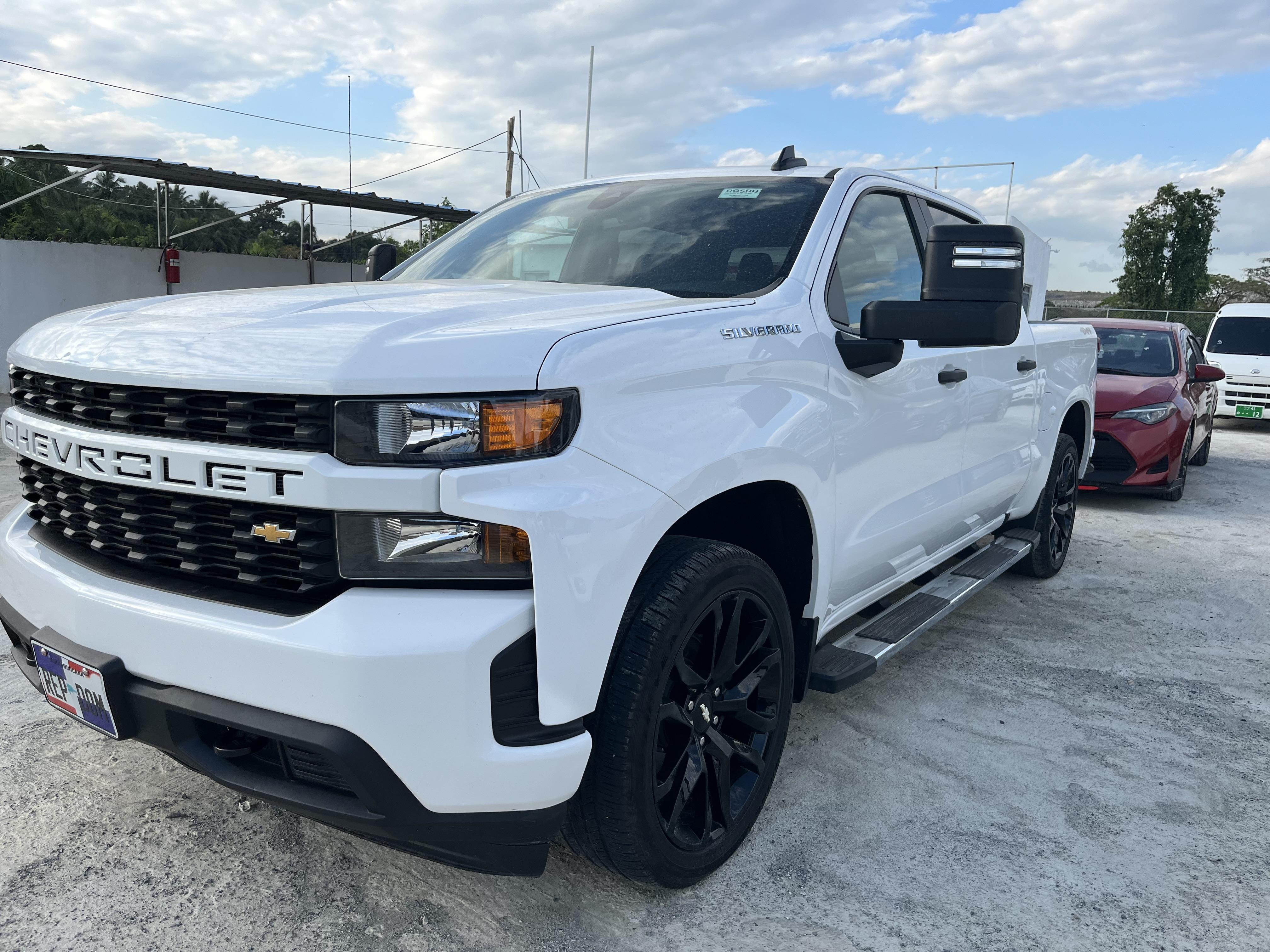 Chevrolet Silverado 2021 1500 Custom  Foto 7270790-2.jpg