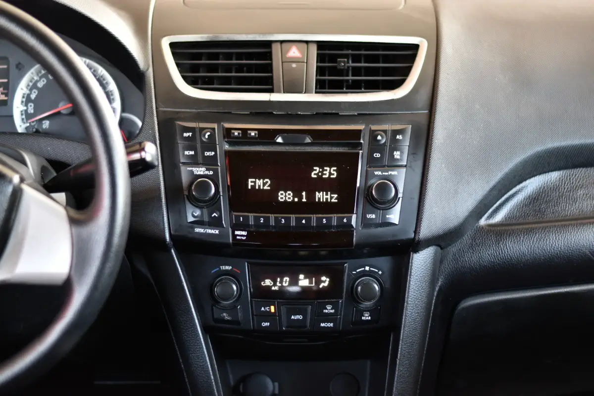 SUZUKI SWIFT 2016 Foto 7274098-7.jpg