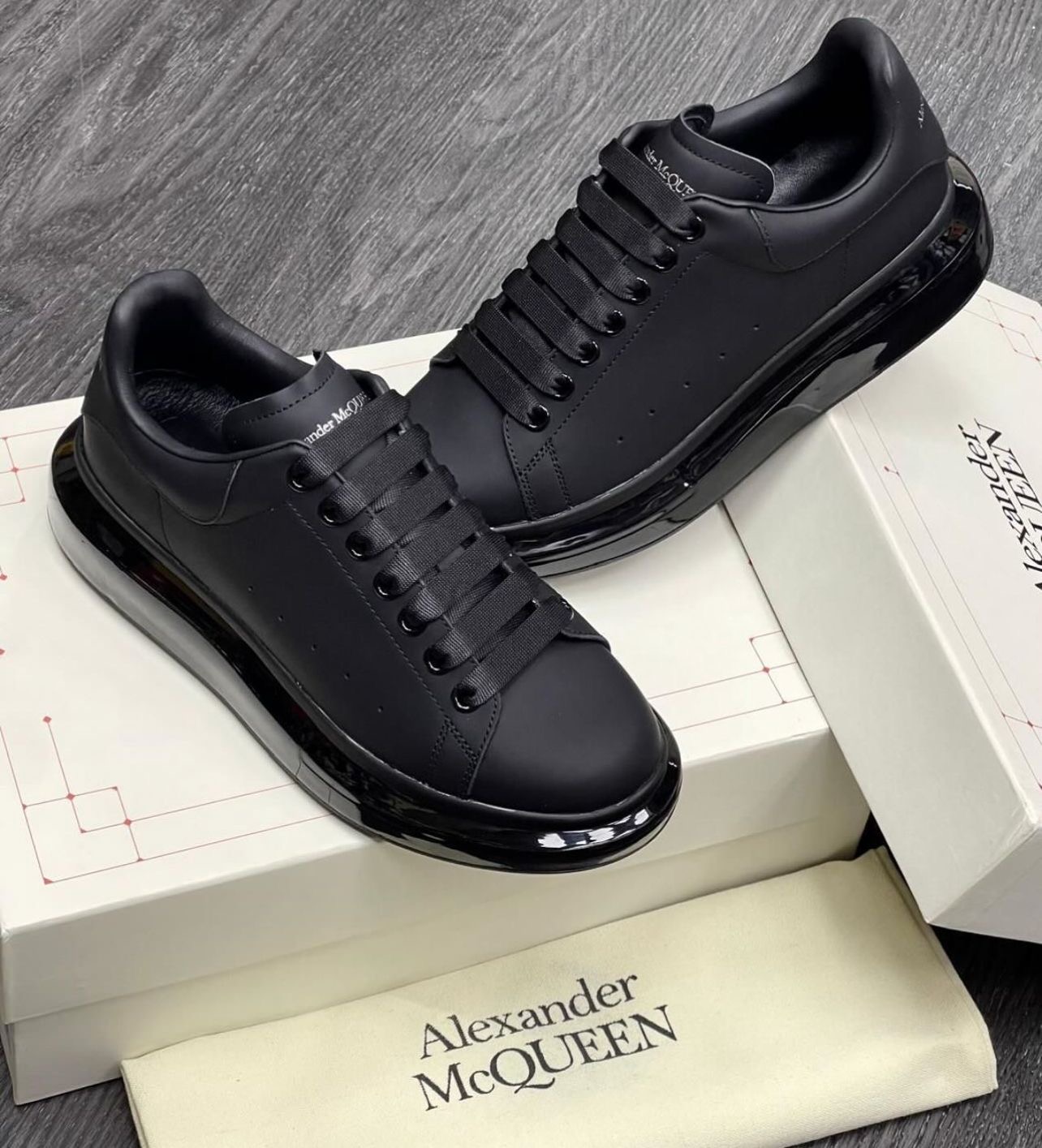 Sneakers Tenis Teni Alexander McQueen Ultimately 2025 Foto 7274889-2.jpg