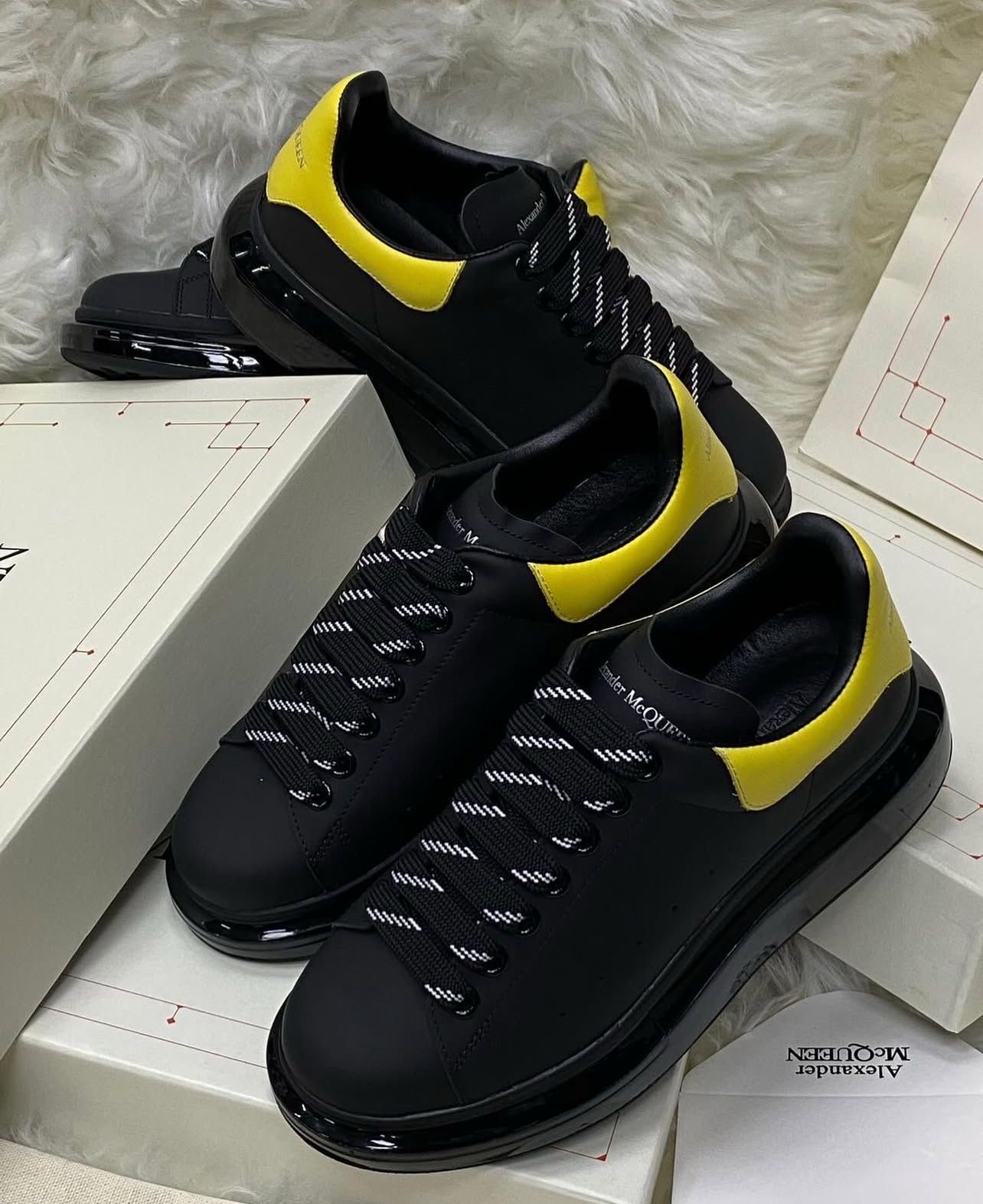 Sneakers Tenis Teni Alexander McQueen Ultimately 2025 Foto 7274889-3.jpg