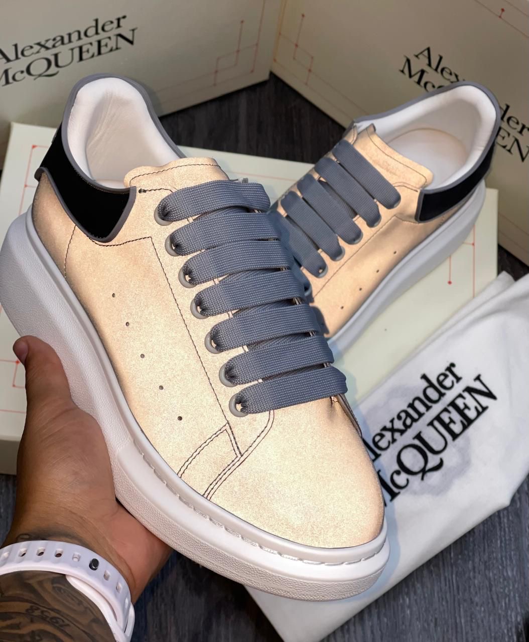 Sneakers Tenis Teni Alexander McQueen Ultimately 2025 Foto 7274889-4.jpg