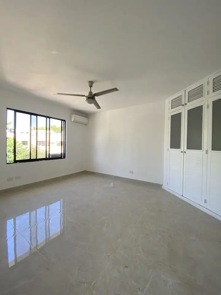 Apartamento en Venta en Evaristo Morales – Remodelado Elegante y con P Foto 7275443-4.jpg